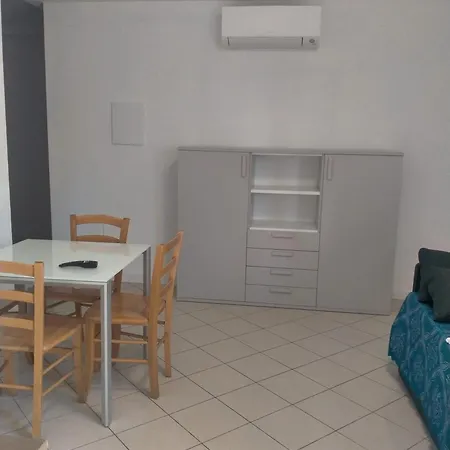 מלון דירות Oltremare 4*