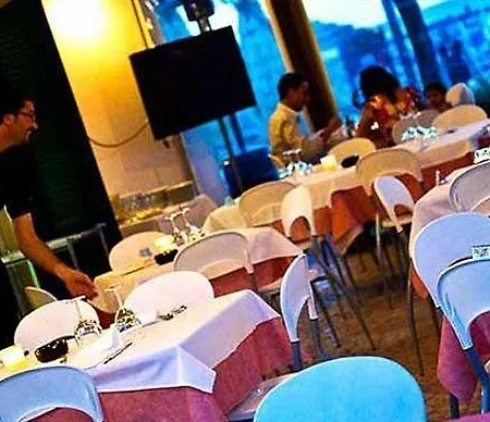 奥特雷马雷住宅酒店 圣贝内代托-德尔特龙托