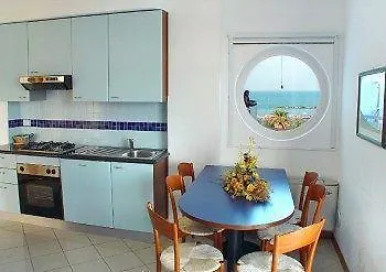 奥特雷马雷住宅酒店 公寓式酒店 圣贝内代托-德尔特龙托